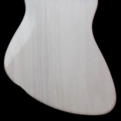 Meteora left-handed body custom image 4