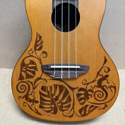 Luna MO CDR Concert Acoustic/Electric Ukulele w/ Case – B-Stock – Store Demo Condition image 3