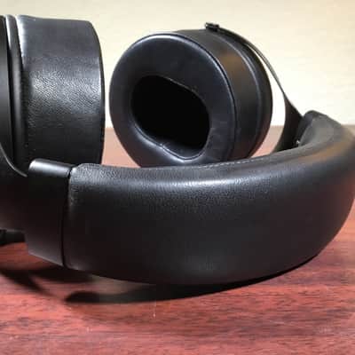 Monoprice Monolith M1070 Planar Magnetic Headphones image 6