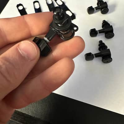 Hipshot 3+3 10MM 6k2EL0B (Black) Locking Tuner Set image 3