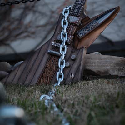 Gepettos Guild Celtic Explorer With Real Dagger, Greyed Mahogany Finish image 5