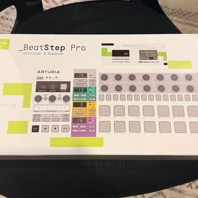 Arturia BeatStep Pro MIDI Controller 2017 - Present - White Bild 4