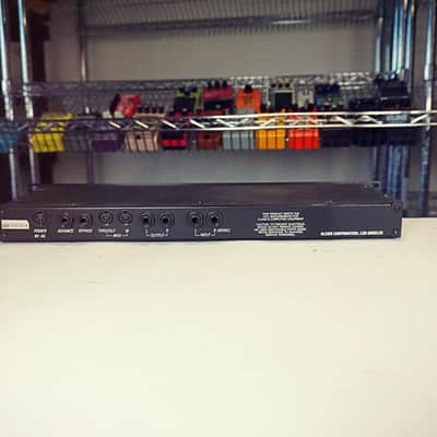 Alesis QuadraVerb 20k Bandwidth Simultaneous Digital Effects Processor + Power Supply image 2
