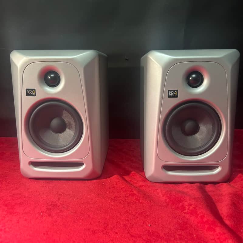 KRK Classic 5 2-Way 5" Active Studio Monitors (Pair) 2020 - 2021 - Black image 1
