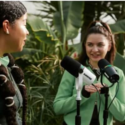 Shure MV7+-W Podcast Microphone USB/XLR W/ LED Touch Panel & DSP Features-White image 4