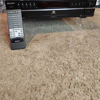 Immagine Sony Sony SCD-CE595 5-disc carousel CD and SACD (Super Audio CD) changer 2004 - Black - 4