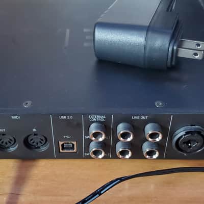 IK Multimedia AXE I/O USB Audio Interface 2019 - Present - Black image 3