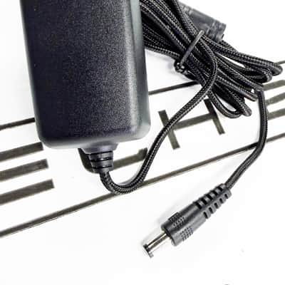 Tech 21 DC9 Universal 9V Power Supply Set image 3