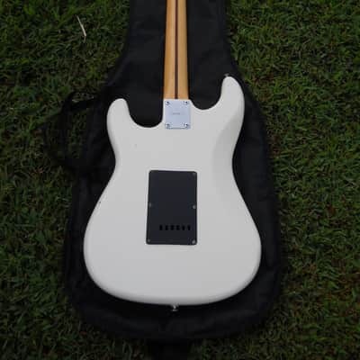 1980's C.F. Martin Stinger SSX Stratocaster, 6 String, White/Black, Nice Shape image 20
