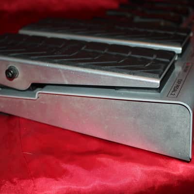 Roland VG-99 V-Guitar Modeling Synth with GK-3 Pickup and FC-300 MIDI Foot Controller - Silver image 21