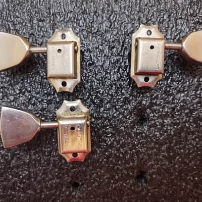 Vintage 1960's Kluson Gibson Deluxe Guitar Tuner - 3/Side - Bass or Treble Side - One Tuner image 1