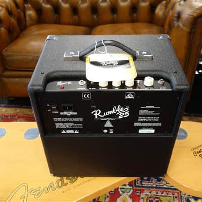 Fender Rumble 25 (V3) 230V EUR Black/Silver image 2