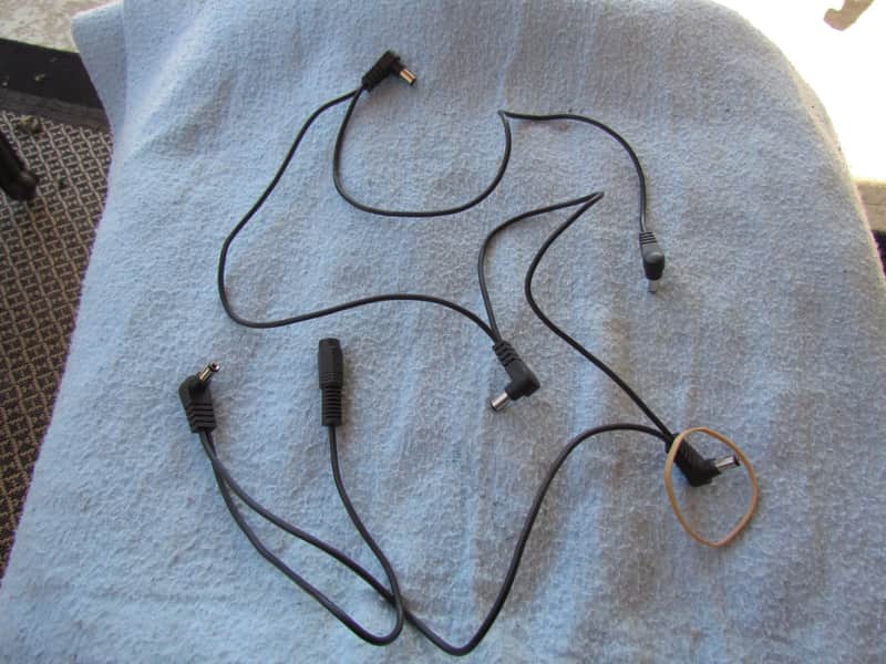 Daisy Chain Power Cable Powers 5 Effects Pedals Excellent Used Condition Daisy Chain Effects Pedal Cable image 1