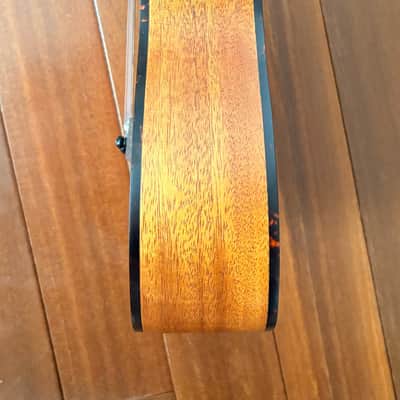 Islander MSC-4 Deluxe Concert Ukulele Satin Natural, Solid Mahogany, Excellent image 6