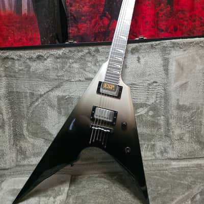 ESP E-II Arrow NT 2019 - Present - Black Silver Fade image 4