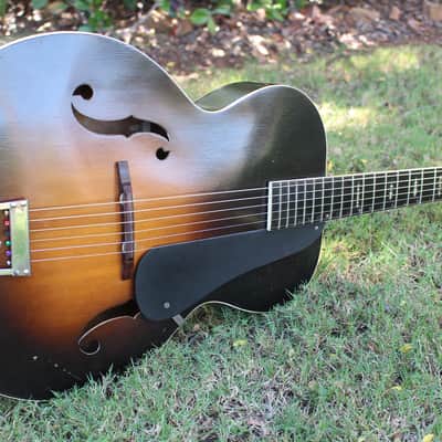 Beautiful Vintage 1930s-1940s Regal Acoustic Archtop Guitar Large