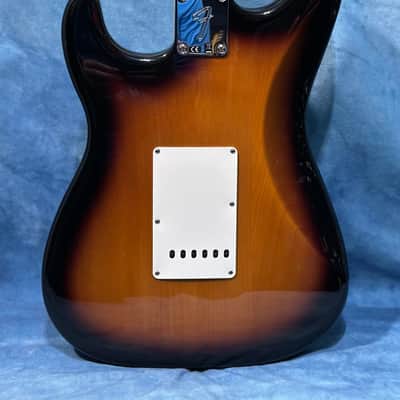 Fender Vintera '50s Stratocaster Modified with Maple Fretboard 2021 - 2-Color Sunburst image 14