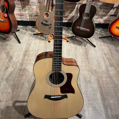 Taylor 210CE Plus Natural image 5