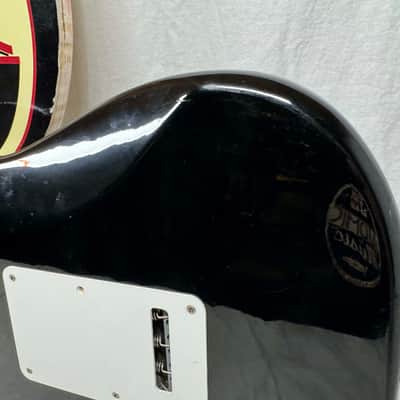 Fender Standard Stratocaster HSS Guitar - MIM Mexico 2007 - Black / Rosewood fingerboard image 10