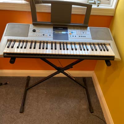 Yamaha PSR E323 Unknown image 1