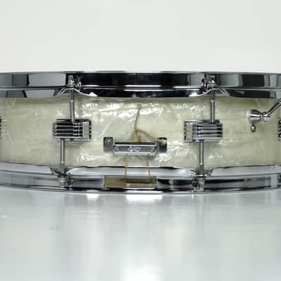 Ludwig 14” x 4” Down Beat Snare Drum in White Marine Pearl 1965 image 3