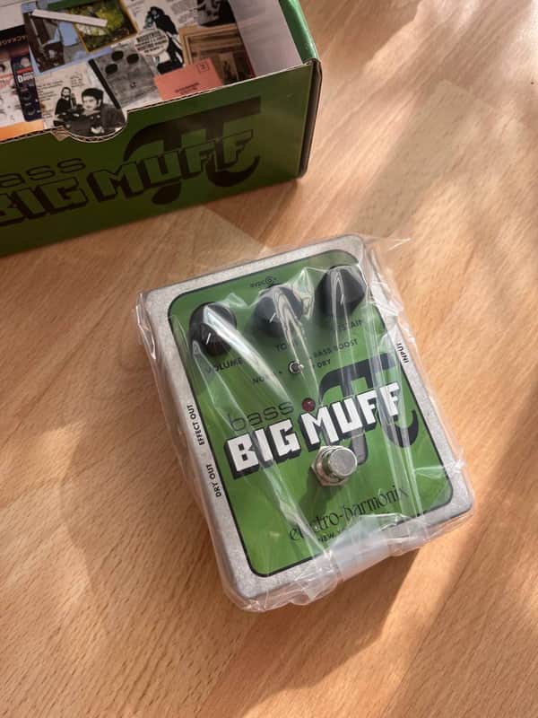 Electro-Harmonix Bass Big Muff Pi Distortion / Sustainer 2008 - Present - Green image 1