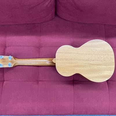 Kamaka Curly Hawaiian Koa & Mahogany Concert Ukulele image 11