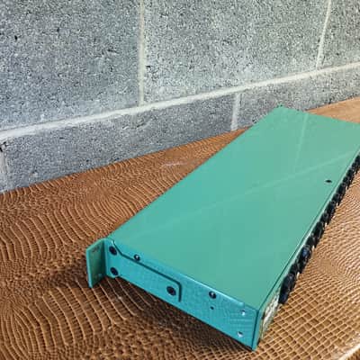 Radial ProD8 8-channel Passive Instrument Direct Box - Green image 4