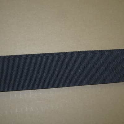 very lightly used Lock-It LIS-001-P2-BLK POLY PRO SERIES Black 2" guitar strap (2" wide, black polypropylene material, patented and brilliant Lock-It strap locking system, leather ends) straps, extend to an extra long 62" in max length image 22