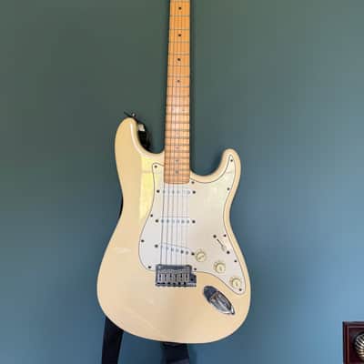 Fender 40th Anniversary American Standard Stratocaster with Maple Fretboard 1994 - Arctic White image 3
