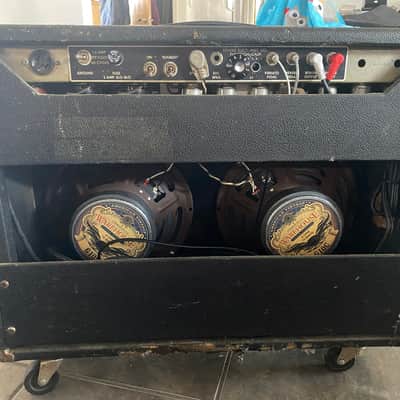 Fender Vibrolux Reverb 2-Channel 35-Watt 2x10" Guitar Combo 1964 - 1967 - Black Panel, Middle EQ engaged image 2