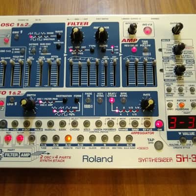 Roland SH-32 Synthesizer - Message Me for a Shipping Estimate