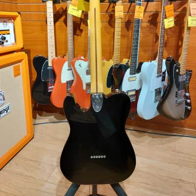 Fender American Vintage II '77 Telecaster Custom with Maple Fretboard - Black image 4
