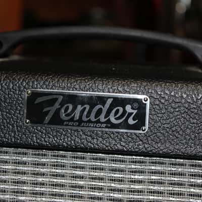 Fender Pro Junior III/ 15 Watt 1x8" Tube Combo image 2