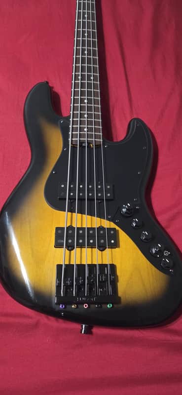 Fender Modern Player Jazz Bass V image 1