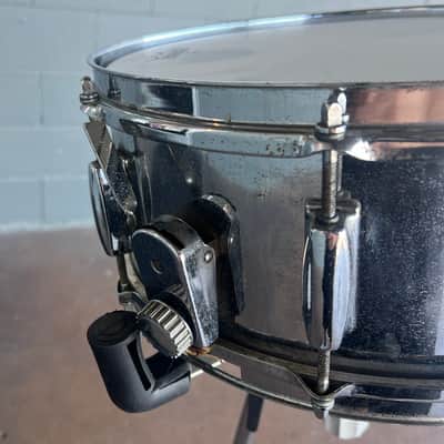 Vintage 60's Pearl 5.5x14" Chrome 8 Lug Snare Drum image 4