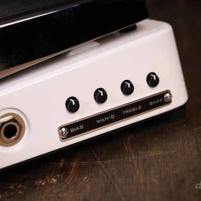 Xotic XW-1 Wah Pedal White image 3