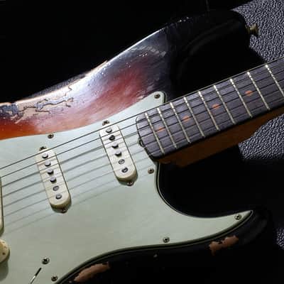 FENDER CUSTOM SHOP Limited 1964 L-Series Stratocaster Heavy Relic Target 3-Tone Sunburst [L11576] (06/22) image 2