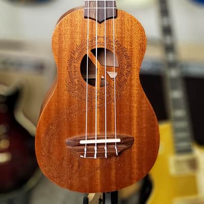 Luna Maluhia Peace Concert Ukulele - Natural w/ Gig Bag $20 Discounted!! image 1