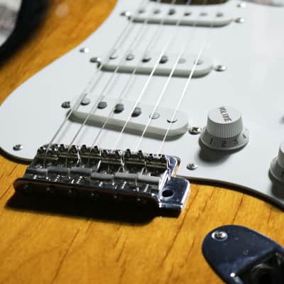Fender ST-57 AS 40th Anniversary Stratocaster MIJ 1994 - 2-Tone Sunburst image 8