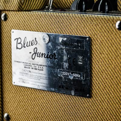 2006 Fender Blues Junior Lacquered Tweed 15-Watt 1x12" Guitar Combo image 7