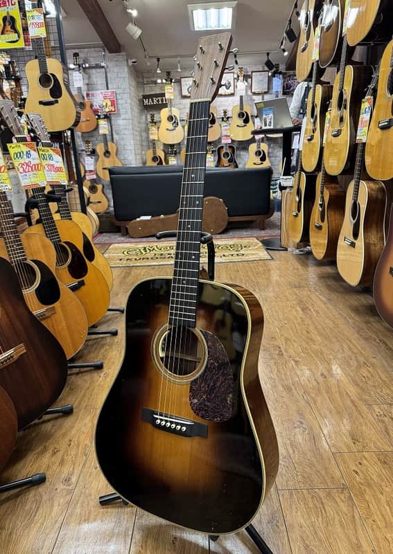 Martin D-28 Marquis