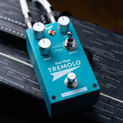 Supro 1310 Analog Harmonic Tremolo Pedal image 7