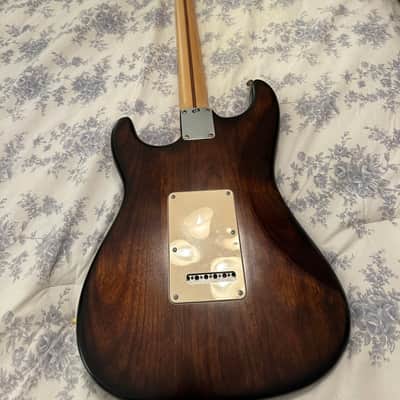Fender Stratocaster 2005-2009 - Vintage Walnut Nitrocellulose Lacquer image 3
