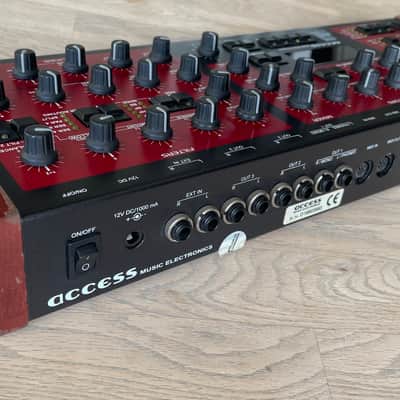 Access Virus A Desktop Digital Synthesizer 1997 - 1999 - Black / Red image 4