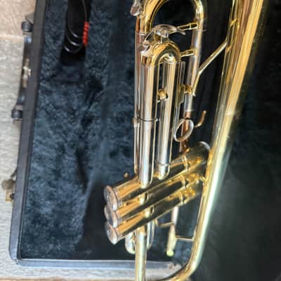 Trumpet with case and  mouthpiece image 9