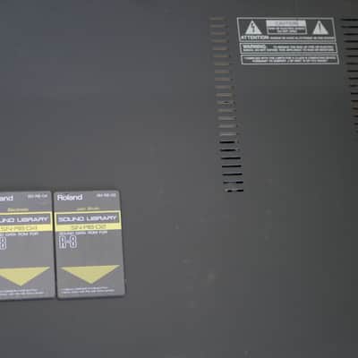 Roland R-8M Total Percussion Sound Module 1980s - Black with SN-R8-02 Jazz Brush Card, SN-R8-04 Electronic Card, SN-R8-10 Dance Card image 7