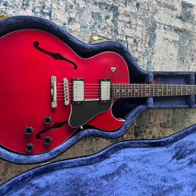 Gibson ES-135 2003 - Cherry image 1