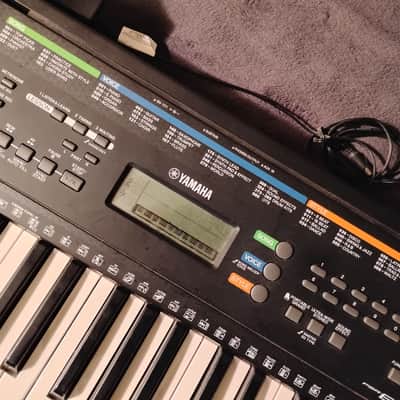 Yamaha PSR-E253 61-Key Portable Keyboard 2010s - Black image 3