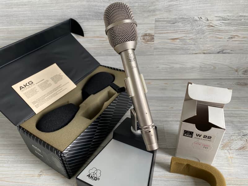 AKG D224E